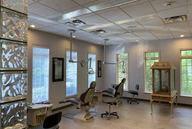 interior de la oficina del ortodoncista de Materpiece Smiles en Lawrenceville